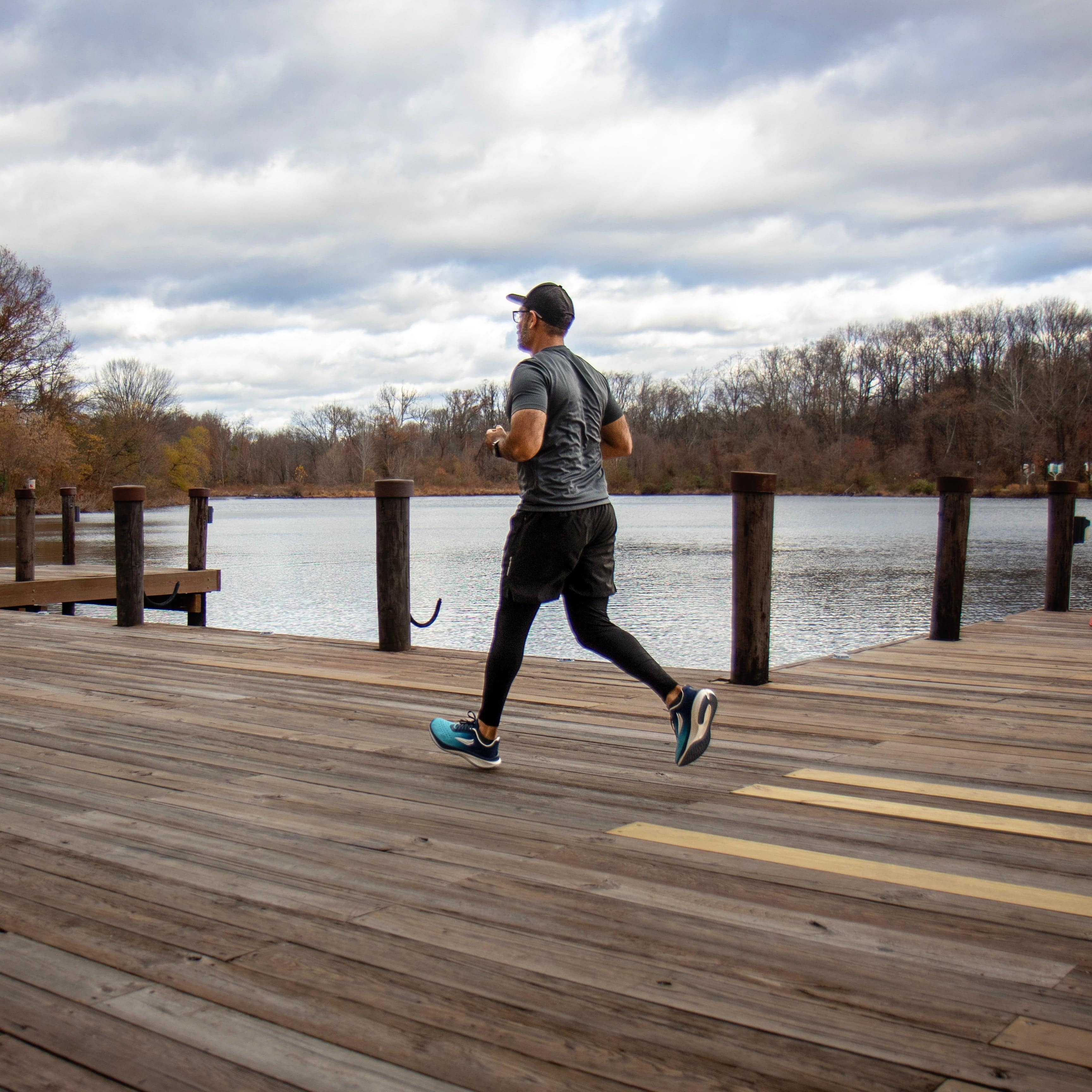 APUS Blue Men Long-Distance Trainer